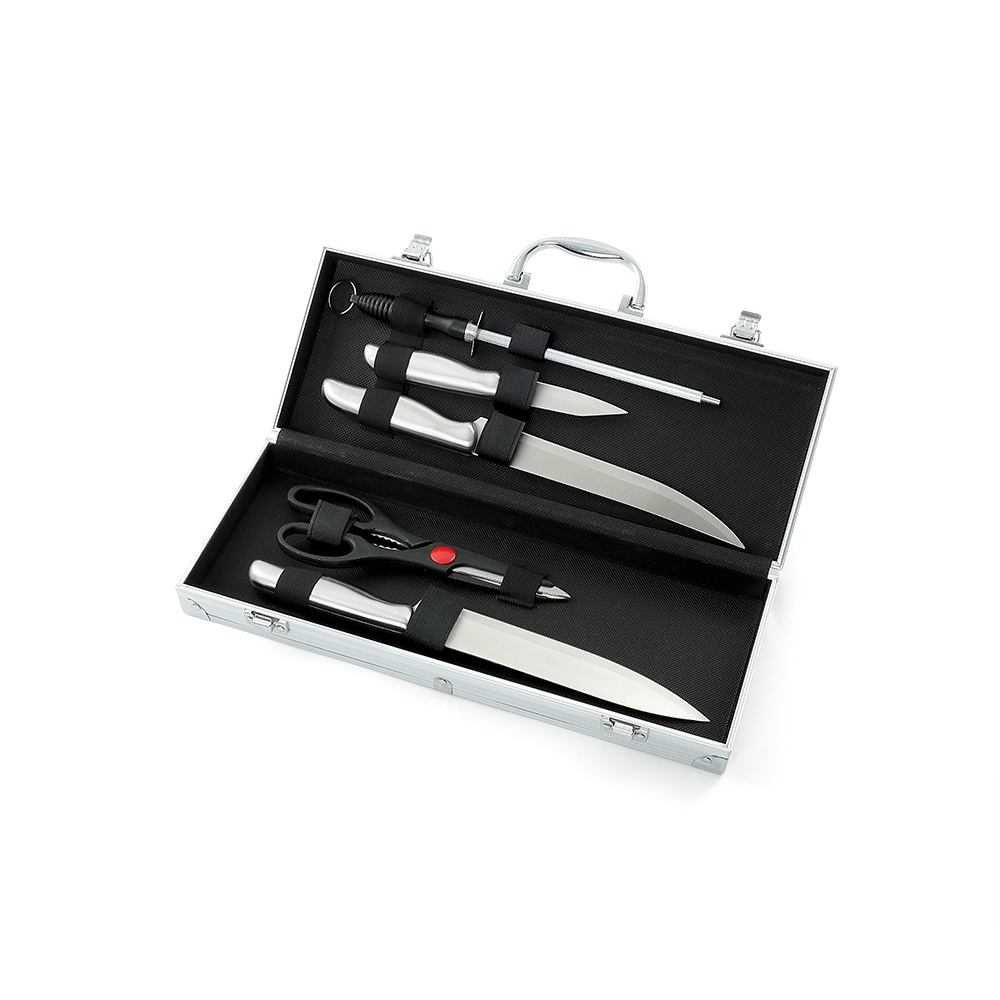 RD 7601345-Kit churrasco personalizado 5 peças em maleta de alumínio em Sananduva-RS