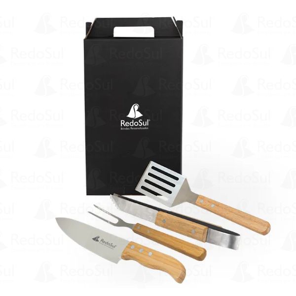 RD 7071446-Kit churrasco personalizado 4 peças em inox e bambu em Divisopolis-MG